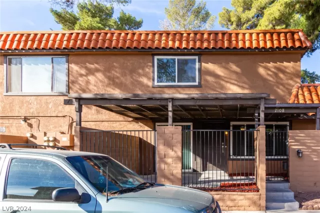 MLS: 2574505 Condo For Sale