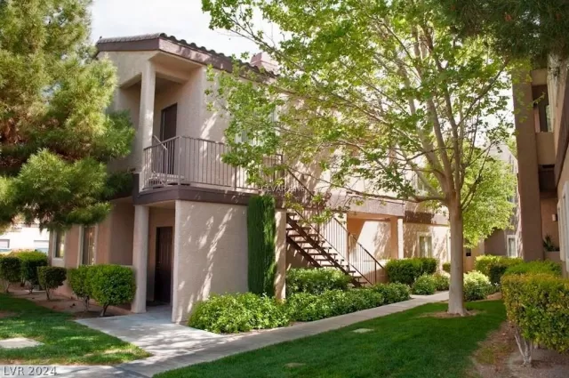 MLS: 2574509 Condo For Sale