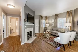 Photo #2: 2574509 Listing