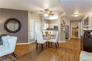 Photo #5: 2574509 Listing