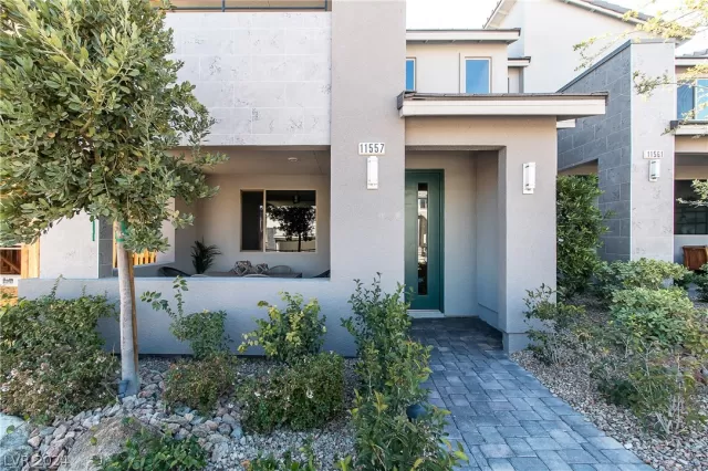 MLS: 2574533 Condo For Sale