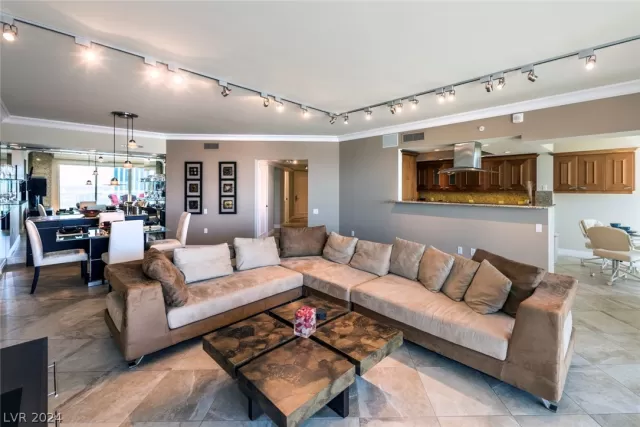 MLS: 2574568 Condo For Sale