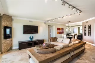 Photo #2: 2574568 Listing 