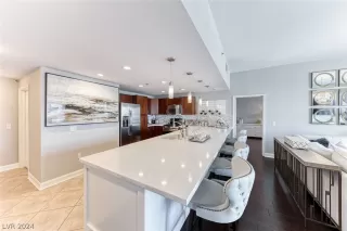 Photo #6: 2574577 Listing