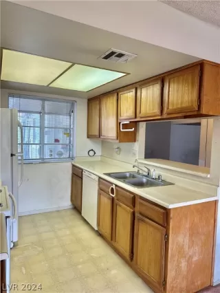 Photo #3: 2574582 Listing