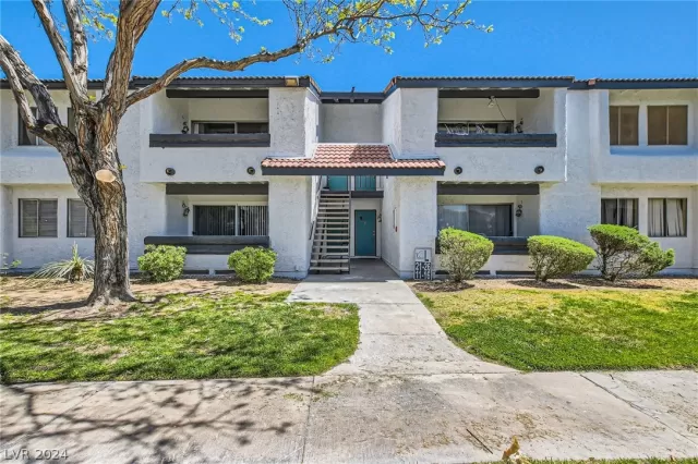 MLS: 2574587 Condo For Sale