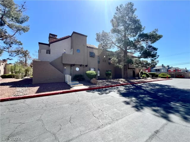 MLS: 2574625 Condo For Sale