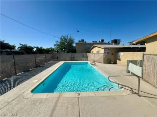 Photo #2: 2574641 Listing