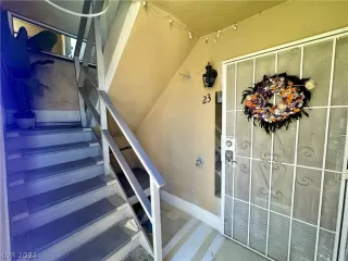 Photo #4: 2574641 Listing