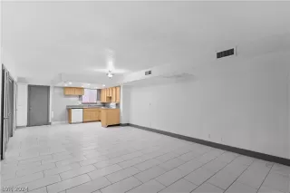 Photo #2: 2574643 Listing