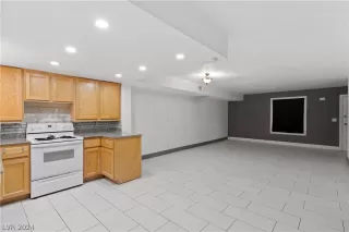 Photo #4: 2574643 Listing