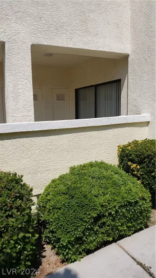 Photo #3: 2574665 Listing