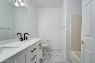 Photo #5: 2574682 Listing