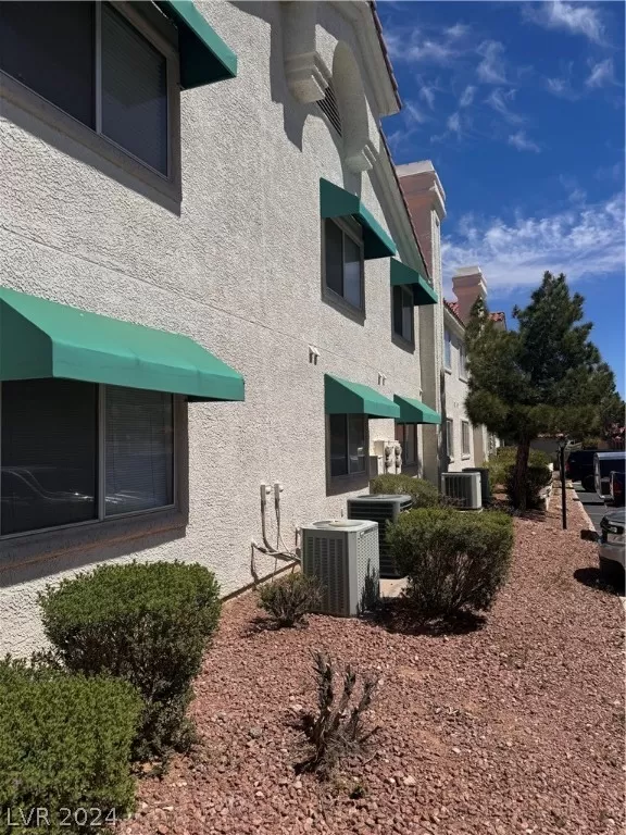 MLS: 2574714 Condo For Sale