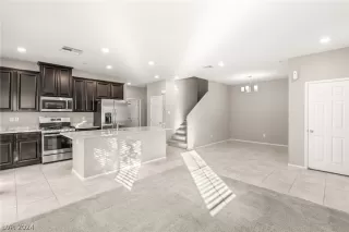Photo #4: 2574724 Listing