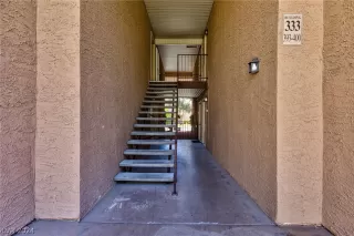 Photo #3: 2574767 Listing