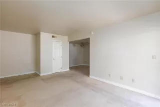 Photo #6: 2574767 Listing