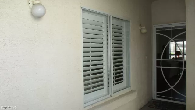 MLS: 2574790 Condo For Sale
