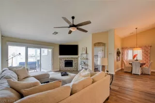 Photo #4: 2574816 Listing