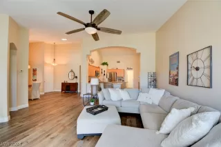 Photo #5: 2574816 Listing