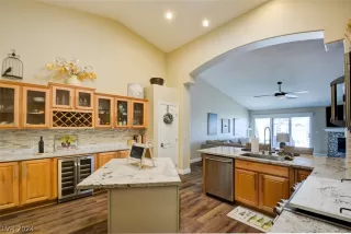 Photo #6: 2574816 Listing