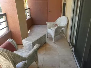 Photo #2: 2574822 Listing