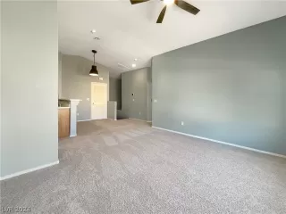 Photo #4: 2574826 Listing