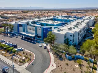 Photo #2: 2574835 Listing