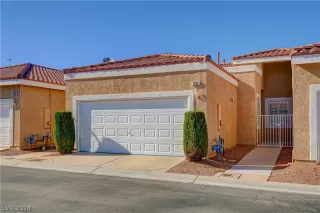 Photo #1: 2574840 Listing