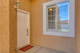 Photo #4: 2574840 Listing