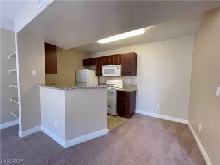 Photo #5: 2574873 Listing 