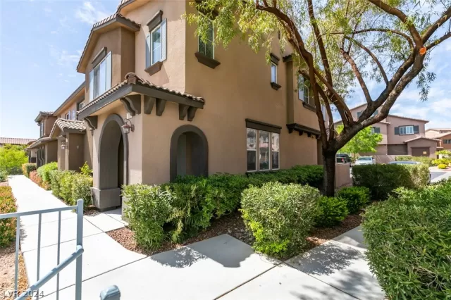 MLS: 2574897 Condo For Sale