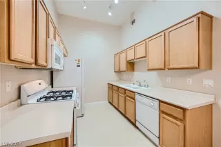 Photo #5: 2574915 Listing 