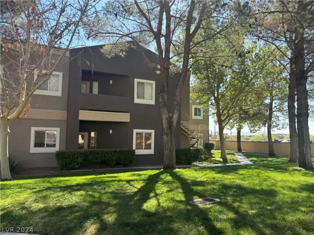 MLS: 2574931 Condo For Sale