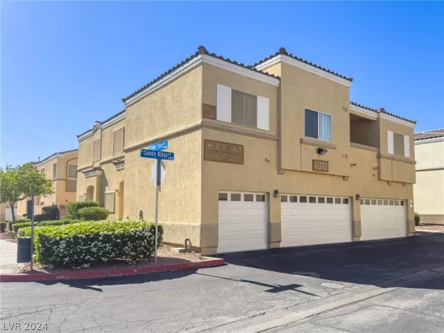 MLS: 2574935 Condo For Sale