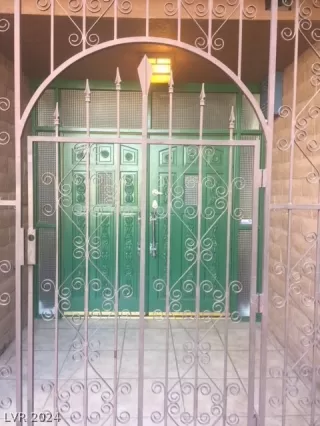 Photo #2: 2574937 Listing 