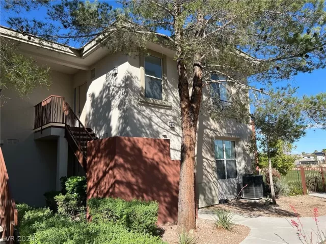 MLS: 2574953 Condo For Sale