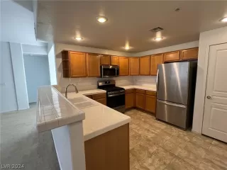 Photo #3: 2574953 Listing 