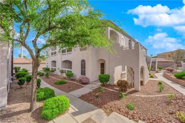 MLS: 2574961 Condo For Sale