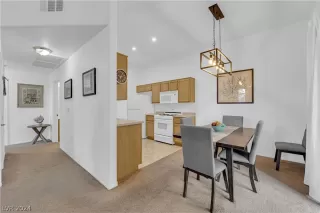 Photo #5: 2574961 Listing 