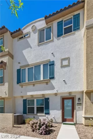 Photo #5: 2574968 Listing