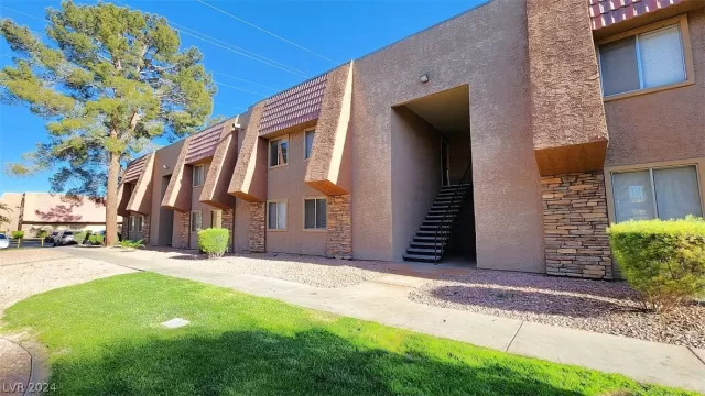 MLS: 2574976 Condo For Sale