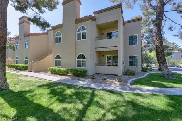 MLS: 2575007 Condo For Sale