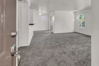 Photo #6: 2575007 Listing