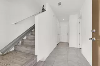 Photo #4: 2575015 Listing