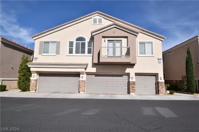 MLS: 2575037 Condo For Sale