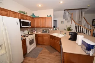 Photo #4: 2575037 Listing