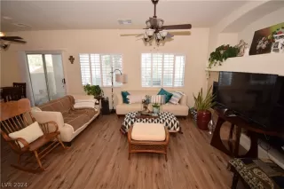 Photo #5: 2575037 Listing