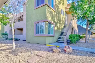 Photo #2: 2575043 Listing