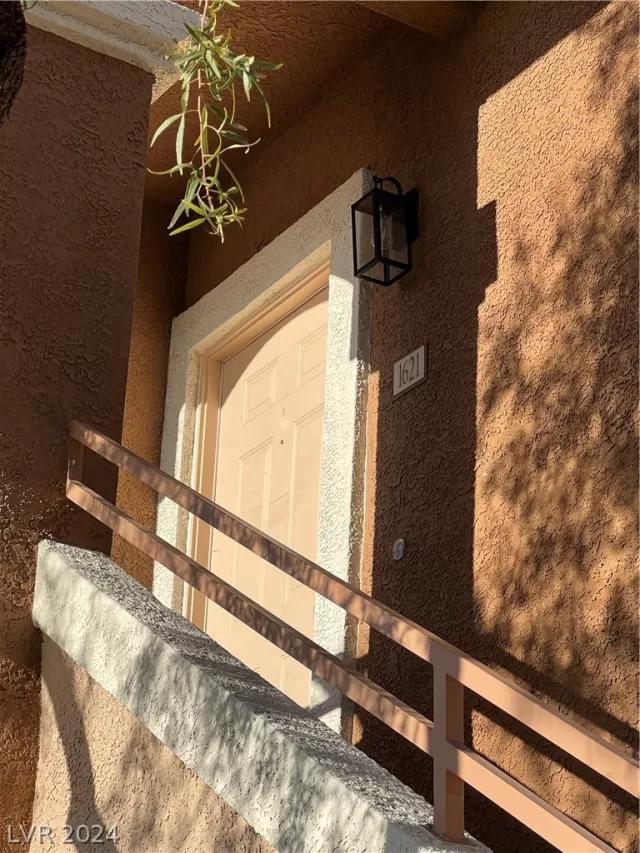 MLS: 2575081 Condo For Sale